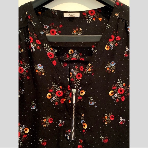 Ardene Floral Blouse, Size Medium. EUC. - Picture 3 of 6
